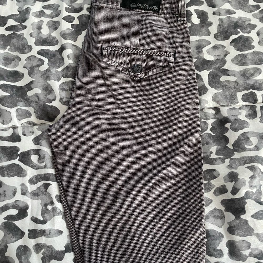 Boys M Quiksilver T-shirt and shorts size 23